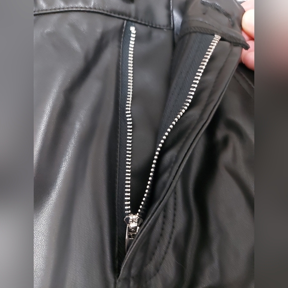 Fashion Nova faux leather skirt - Picture 5 of 11